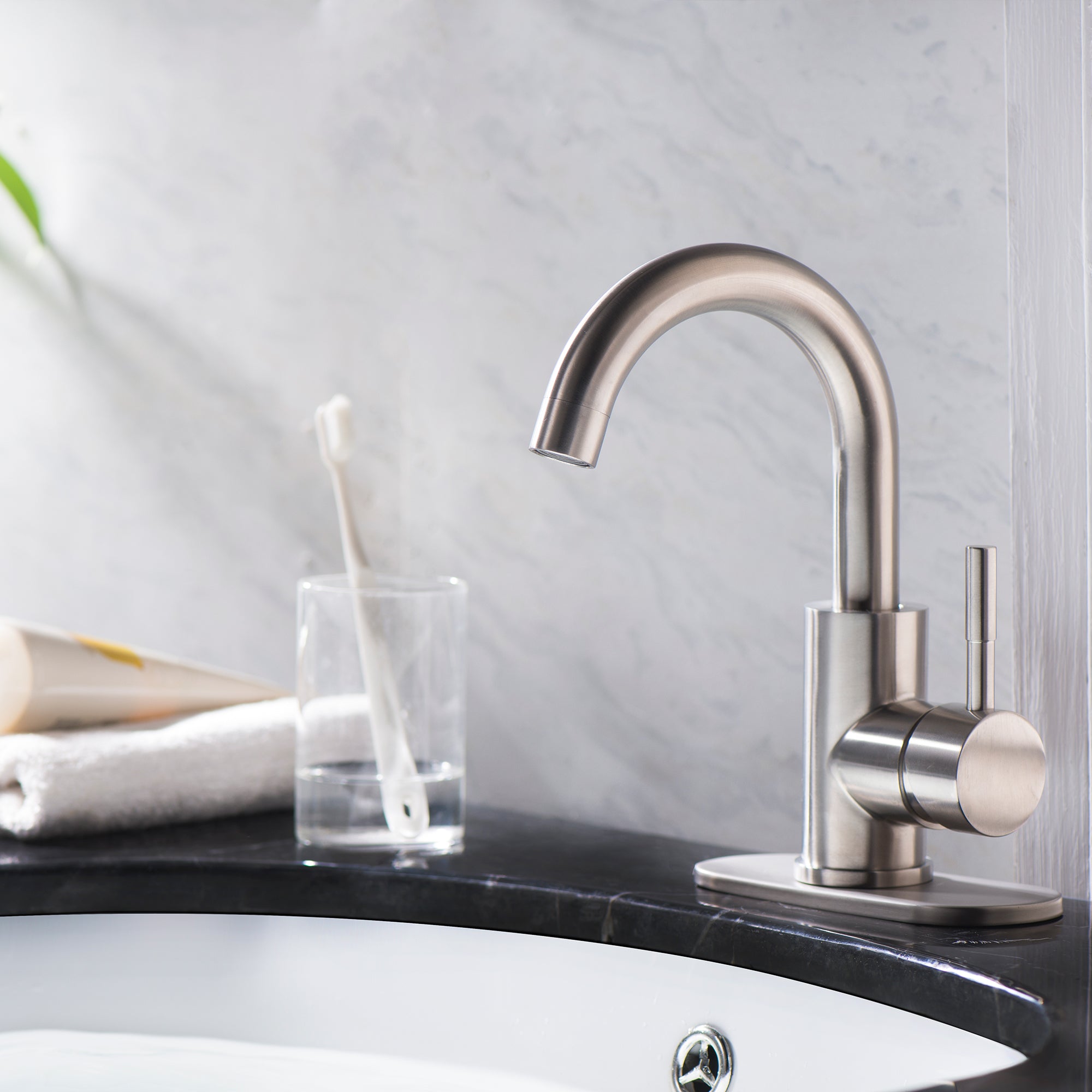 Lordear Brass Single-Handle Bathroom Faucet with Water Hoses from Lordear