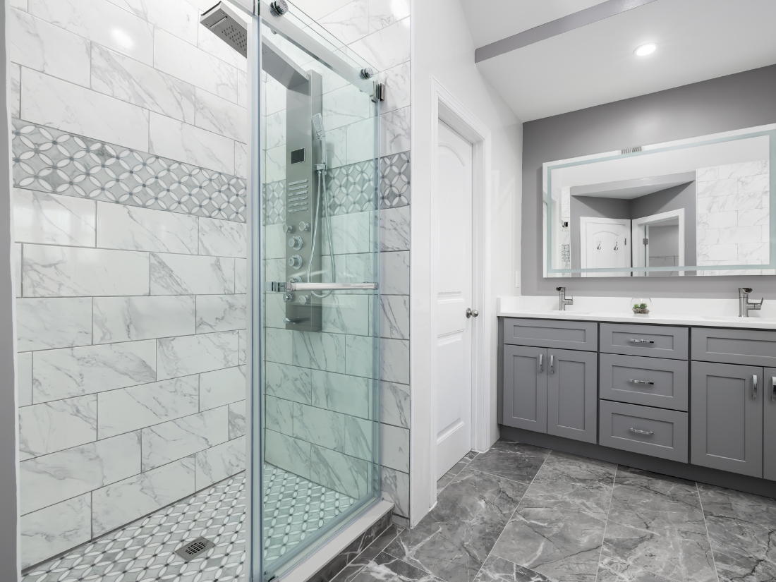 Framed vs Frameless Shower Doors: Which Is Best for American Homes?